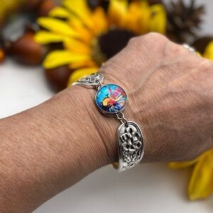 Exotic Floral Snap Jewelry Bracelet Set. Comes w/ 2 Beautiful Snaps!